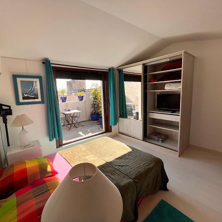 Belle Chambre Spacieuse, Tropezienne, Vue Remparts, Clim, Parking Aigues-Mortes Ngoại thất bức ảnh